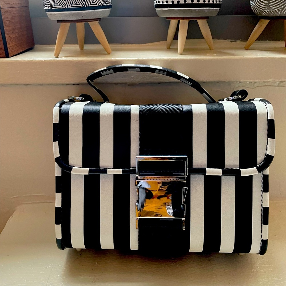 Black and white stripe crossbody bag